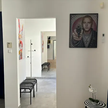 Bp-est Varos Apartament *