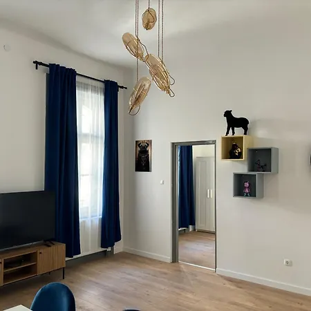 Bp-est Varos Apartment