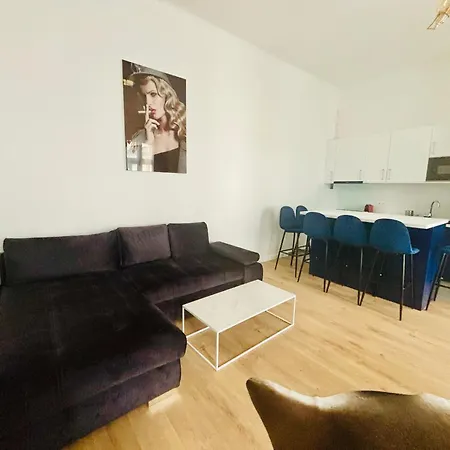 Apartment Bp-est Varos *